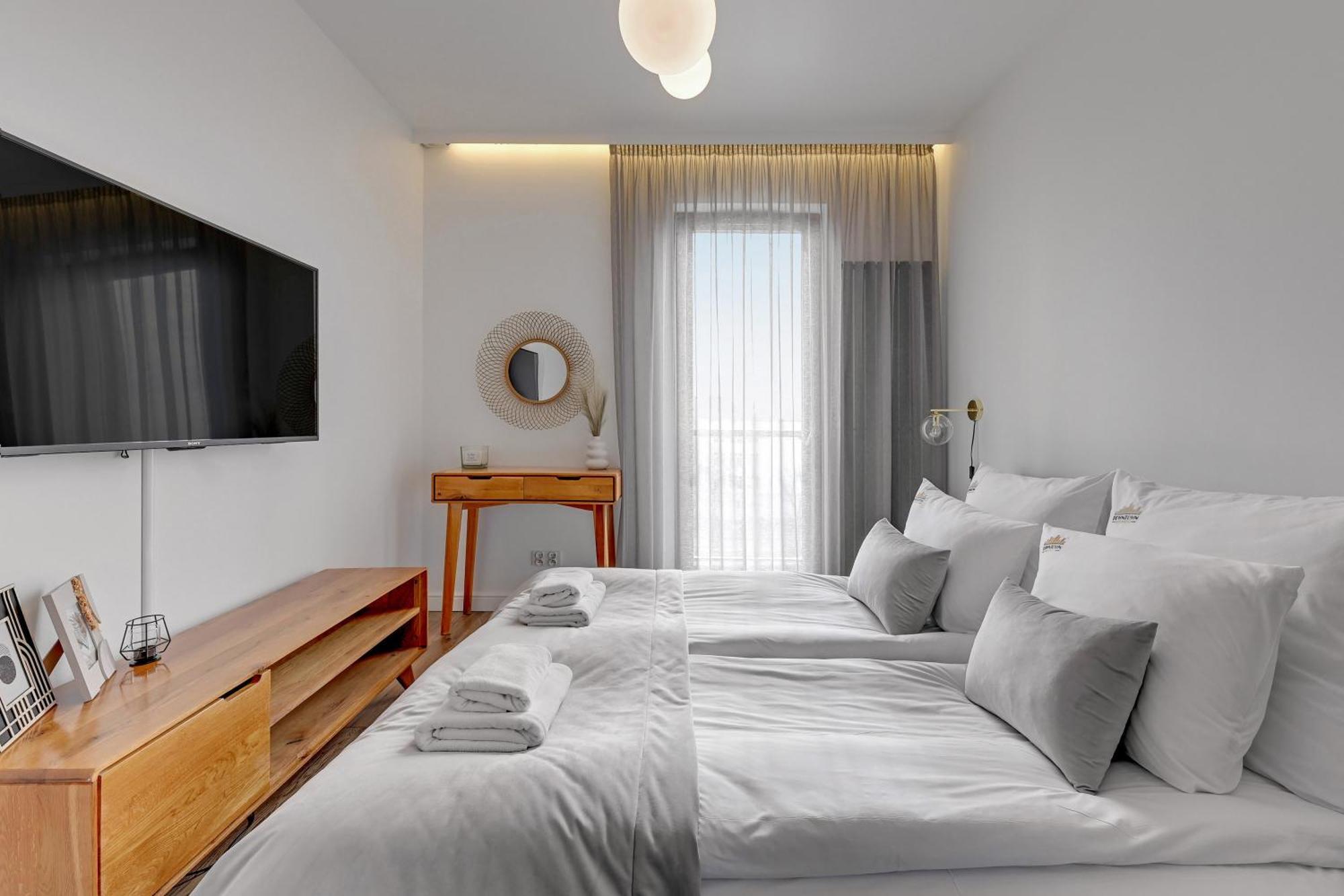 Aura - Riverside & Parking By Downtown * Danzig